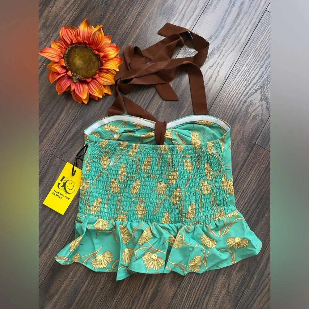 🦋B2G1🦋UNIQUE VINTAGE X Smiley Green Daisy Peplum Halter Top NWT - Picture 7 of 11